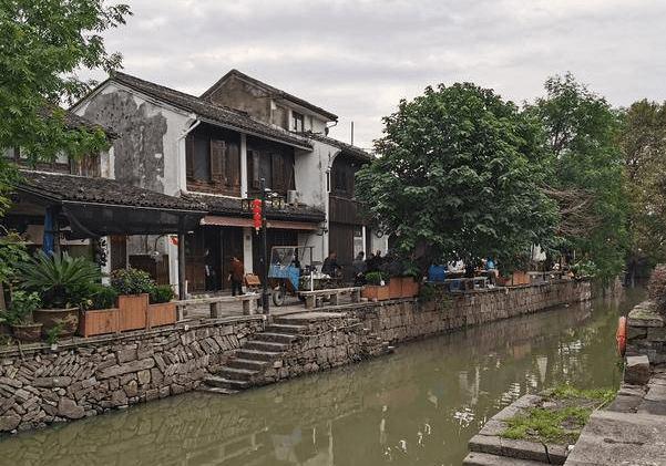 逃离违建房屋3